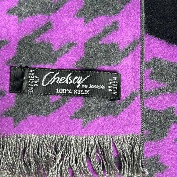 NWOT CHELSEY by Joseph Brushed Silk
Scarf Purple Gray Black Houndstooth Unisex - Picture 7 of 7
